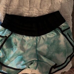 Women's Black and Blue Tie-Dye Shorts Lululemon size 6